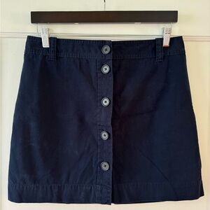 Jcrew size 6 button down navy blue chino skirt